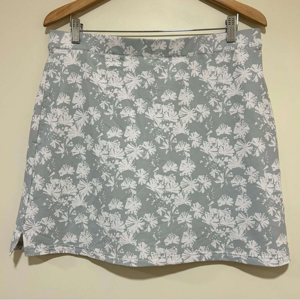 NWOT Peter Millar Womens Gray & White Floral Skort UPF 50+ Size XL - Picture 2 of 7